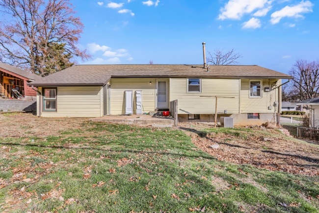 Photo - 1347 Samoa Dr