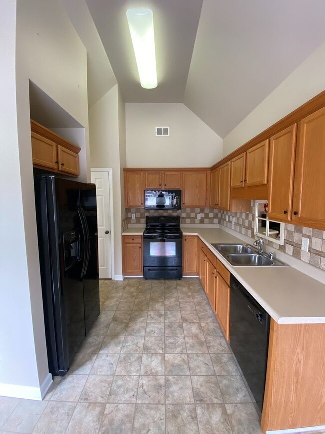 Photo - Cozy Home with Fenced-In Backyard for Rent in Bessemer! Available to View with 48 Hours Notice!