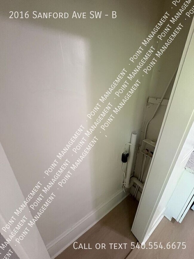 Photo - 2016 Sanford Ave SW Unit B