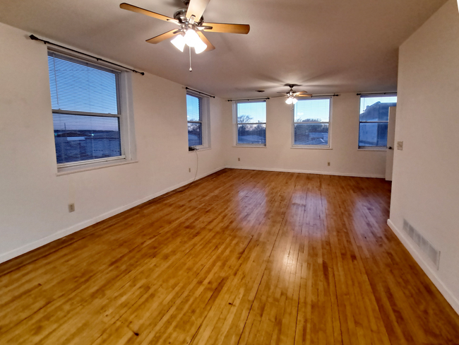 Photo - 103 E 5th St Unit #3