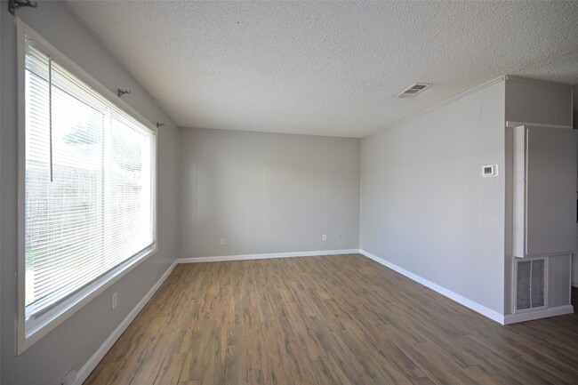 Photo - 506 N 3rd St Unit 2