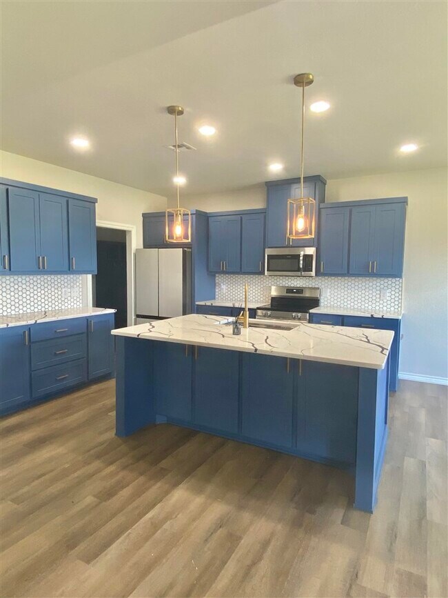 Photo - 210 Meadowlark Ln