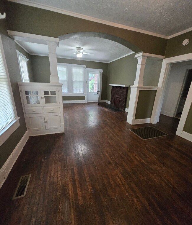 Photo - 901 Montgomery Ave