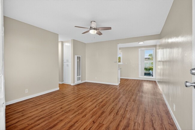 Building Photo - 210 E 29th St Rental