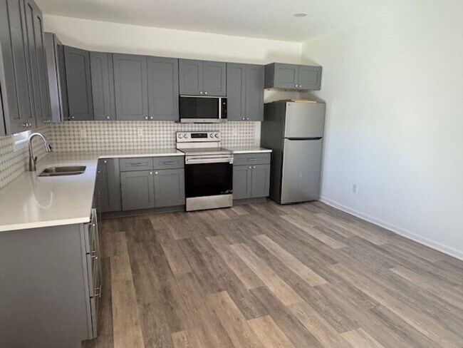 Photo - 20 Sanford Ave Unit B