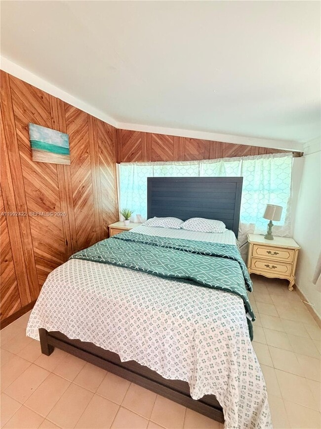 Building Photo - 19631 NE 12th Ct Unit EFF