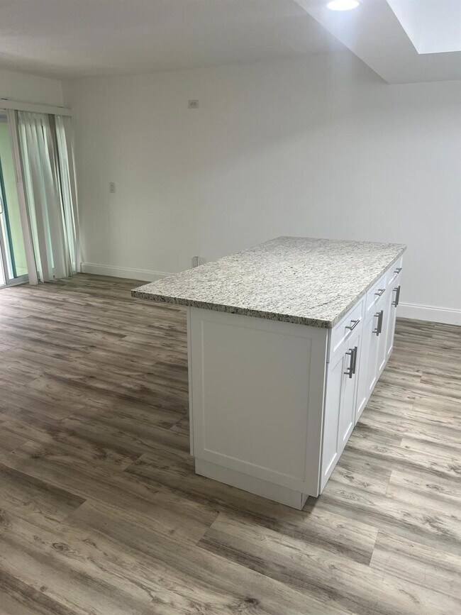 Photo - 2801 NE 51st St Unit 15