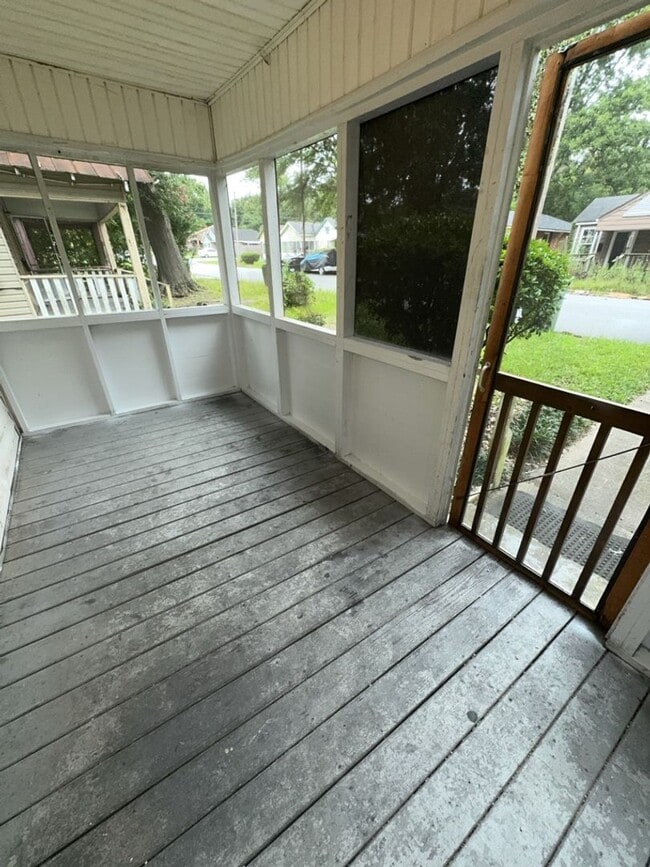 Photo - 2916 Thomas St