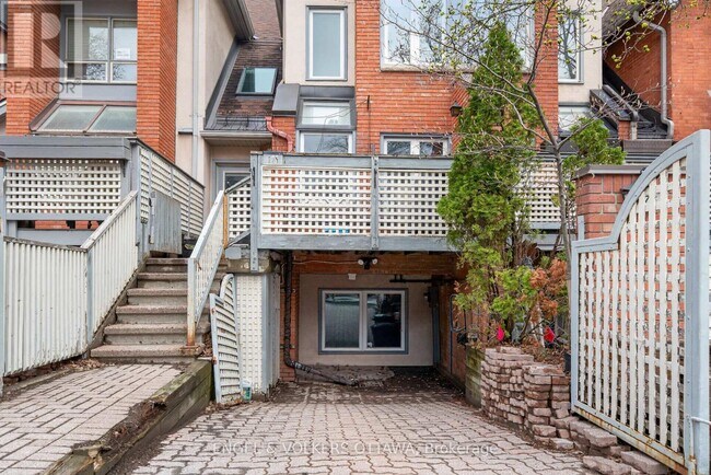 Photo - 175 James St