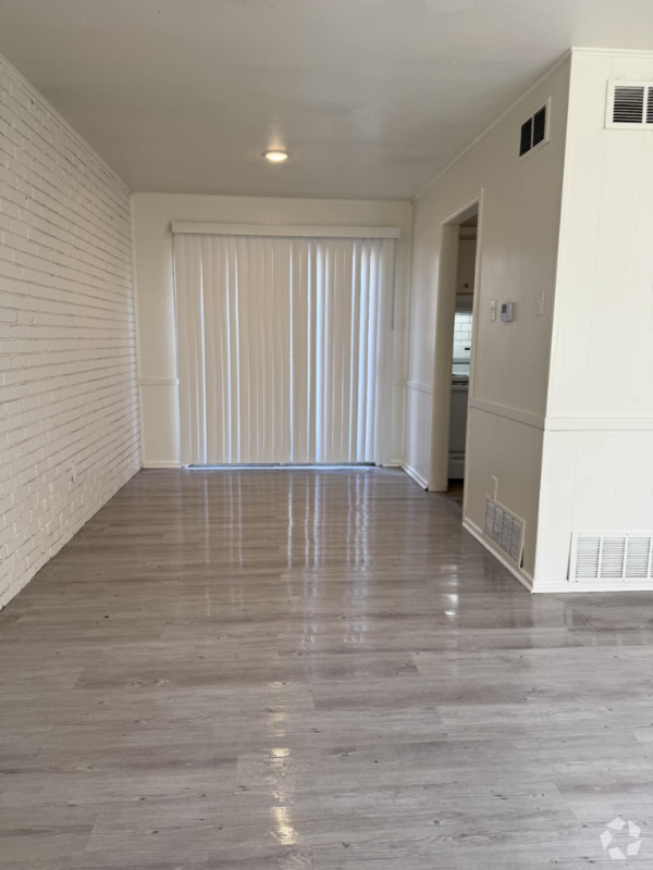 Building Photo - 1303 65th Dr Rental