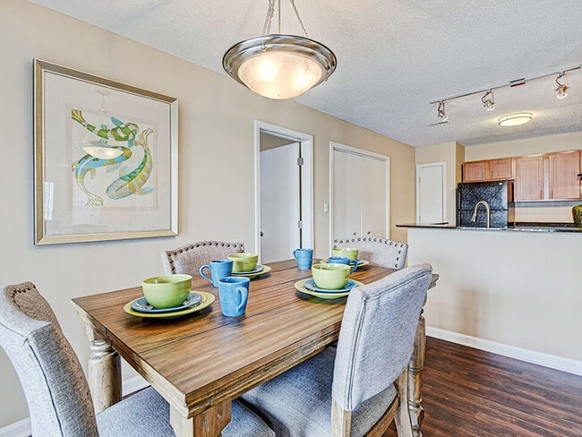 Área de comedor - The Madison