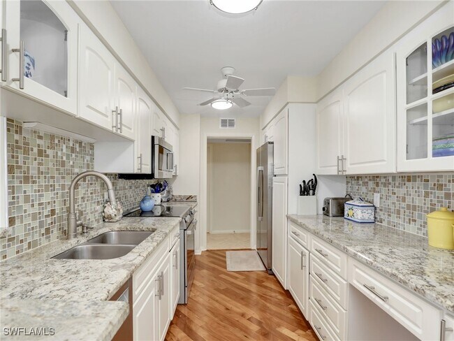 Photo - 4005 Gulf Shore Blvd N Unidad 800