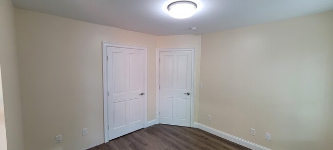 Photo - 18 Hooker Ave