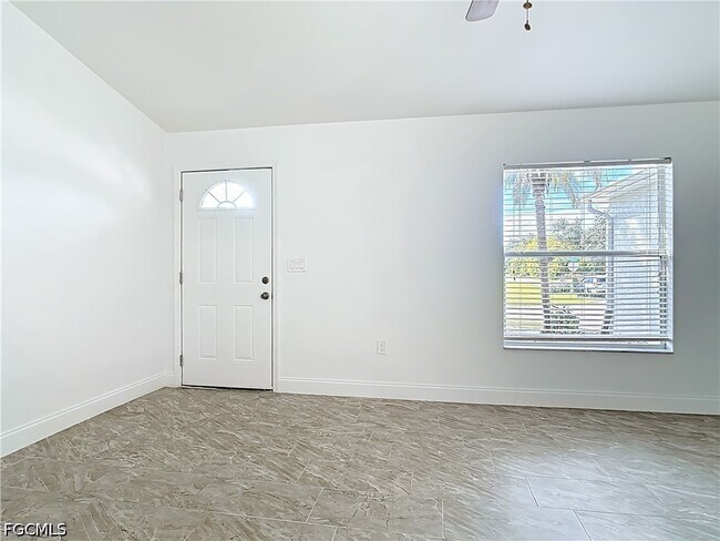 Photo - 18522 Robinson Ave