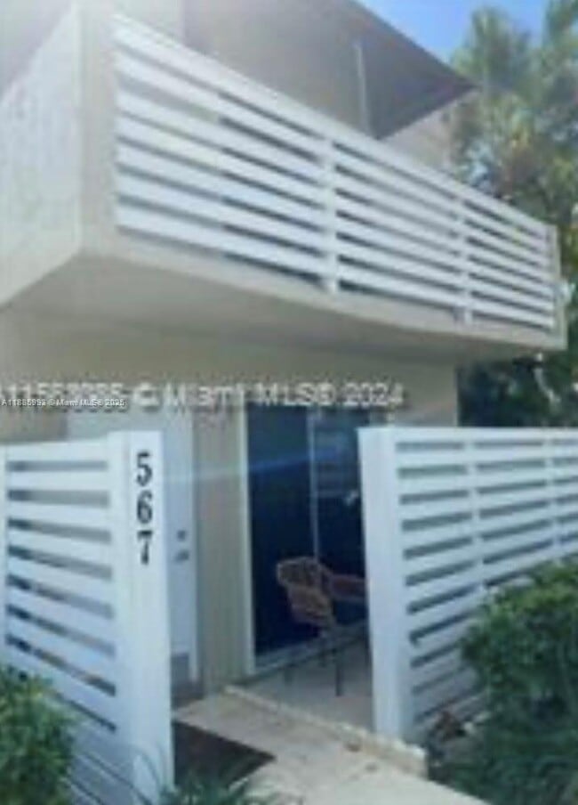 Photo - 567 NW 98th Ave