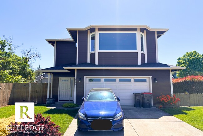 Photo - STUNNING 3 Bed/2.5 Bath House in Medford