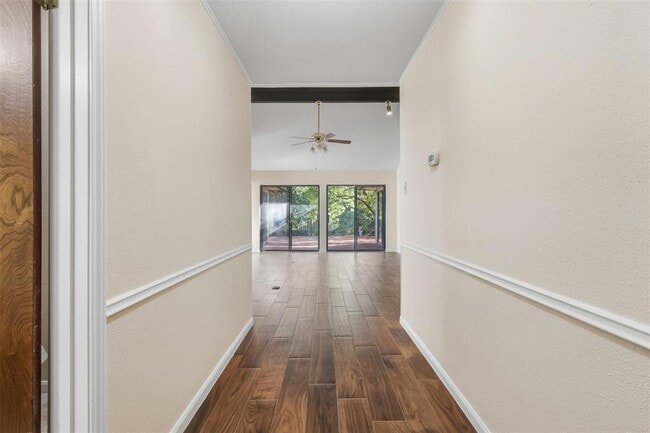 Photo - 1109 Lohmans Crossing Rd