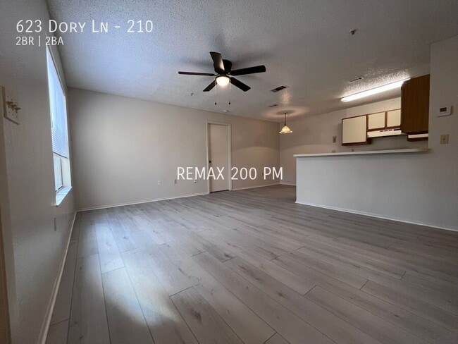Photo - 623 Dory Ln
