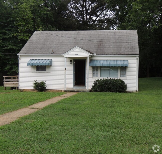 Building Photo - 2 Bed, 1 Bath house w/ large level yard an...