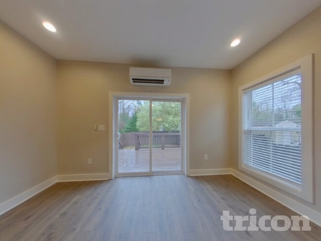 Photo - 3047 Ridge Ave