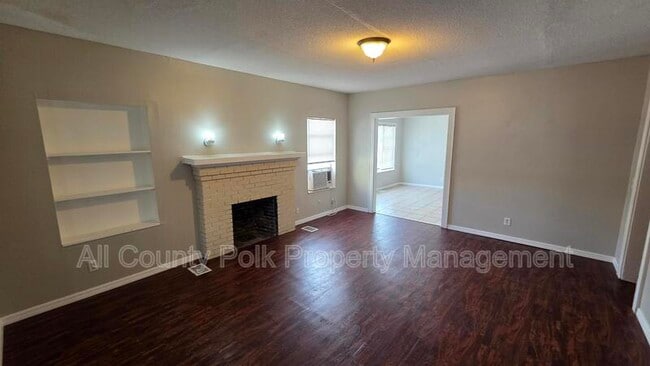 Photo - 601 2nd St SE
