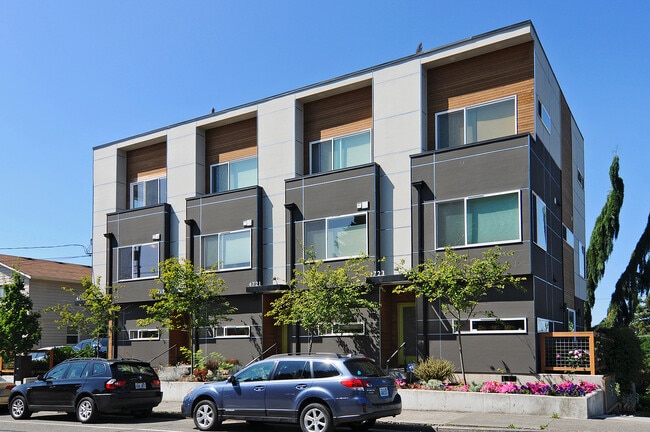 Photo - 4717 Phinney Avenue North