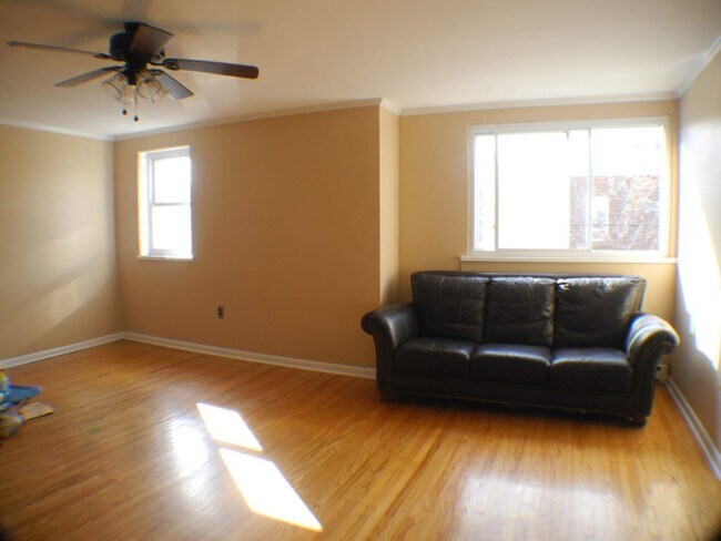 Photo - 1946 McKean St Unit Upper