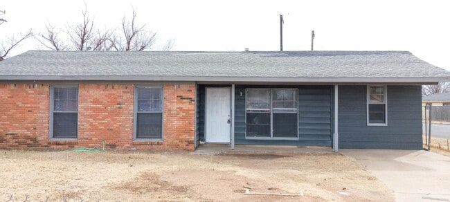 Building Photo - 1802 E 2nd St Rental