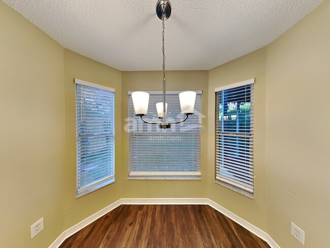 119 Lancer Oak Dr