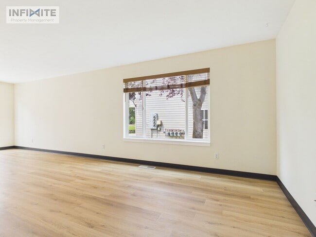 Photo - 3 Bedroom End Unit in Bozeman