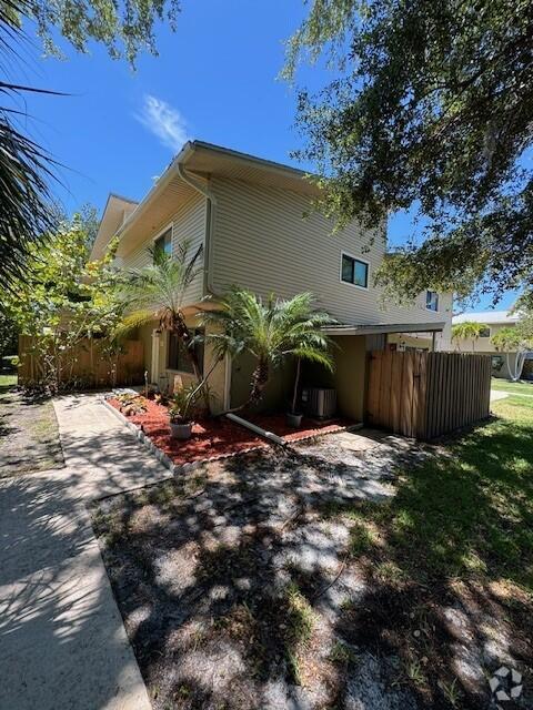 Building Photo - 516 S Plumosa St Rental