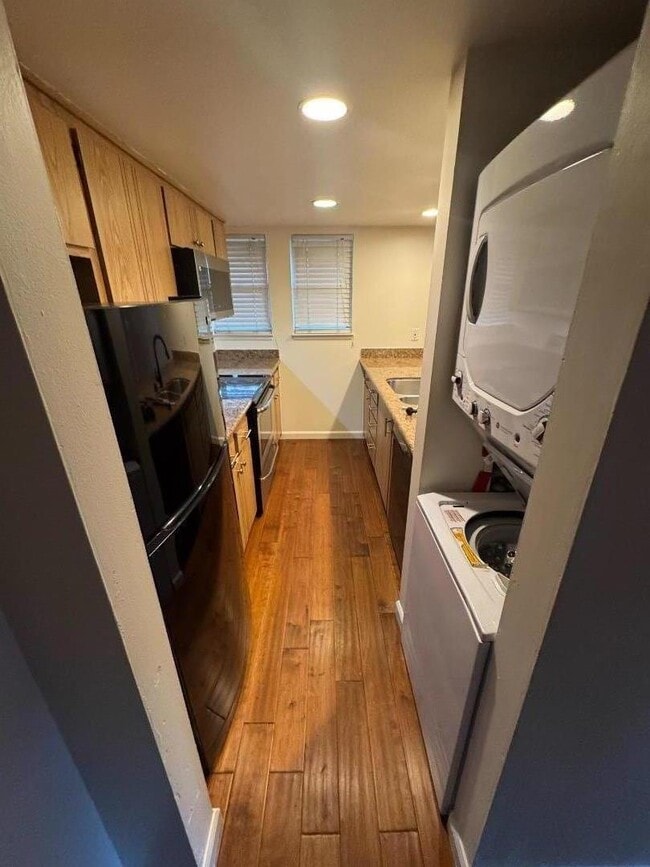 Photo - 5434 Roundtree Ct