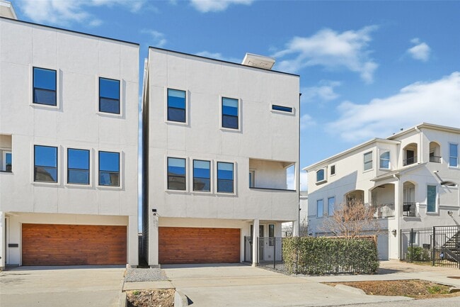 Photo - 1611 Parker St