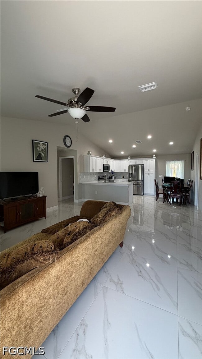 Photo - 3914 9th St W