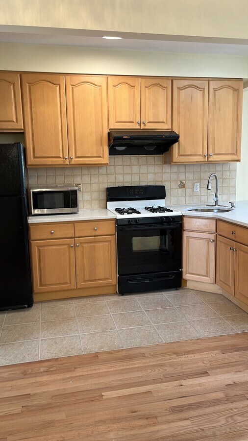 Photo - 6630 Saunders St Townhome