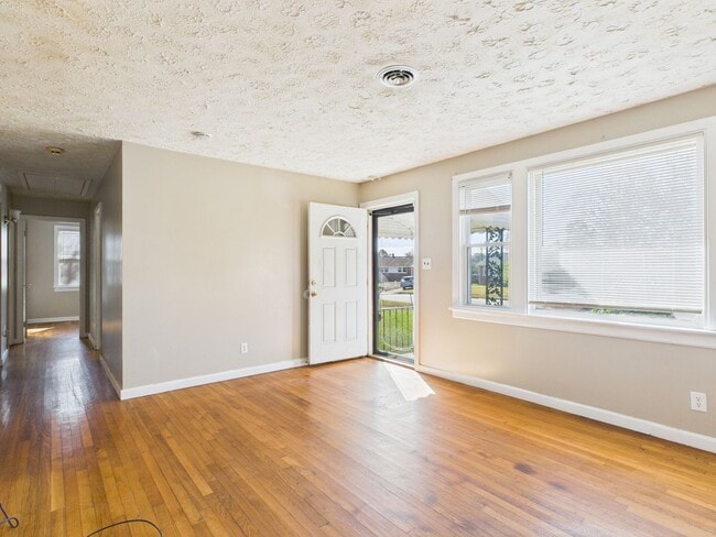 Photo - 2010 Cleary Rd