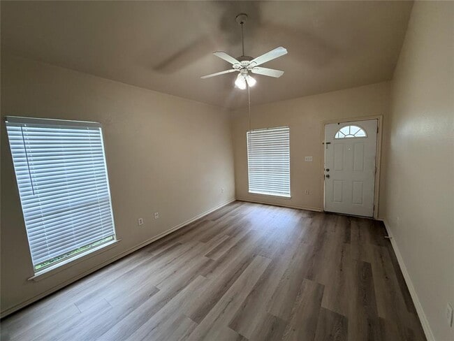Photo - 508 Tablerock Cir