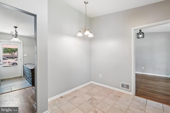 Photo - 1103 Playford Ln