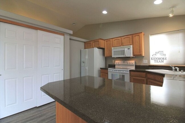 Photo - 5508 Bakerloo Ln