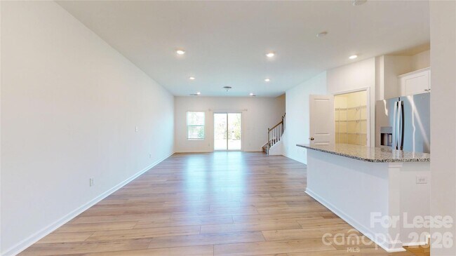 Photo - 761 Earhart St NW