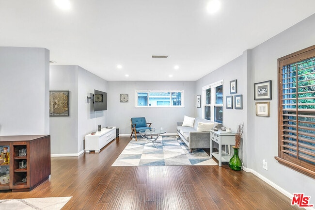 Photo - 6701 Blewett Ave