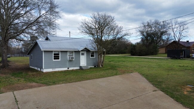 Building Photo - Welcome to your Fully Furnished retreat in Linden, Texas!