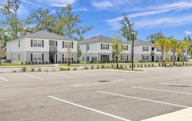 11470 Oakfield Ct Unit 201