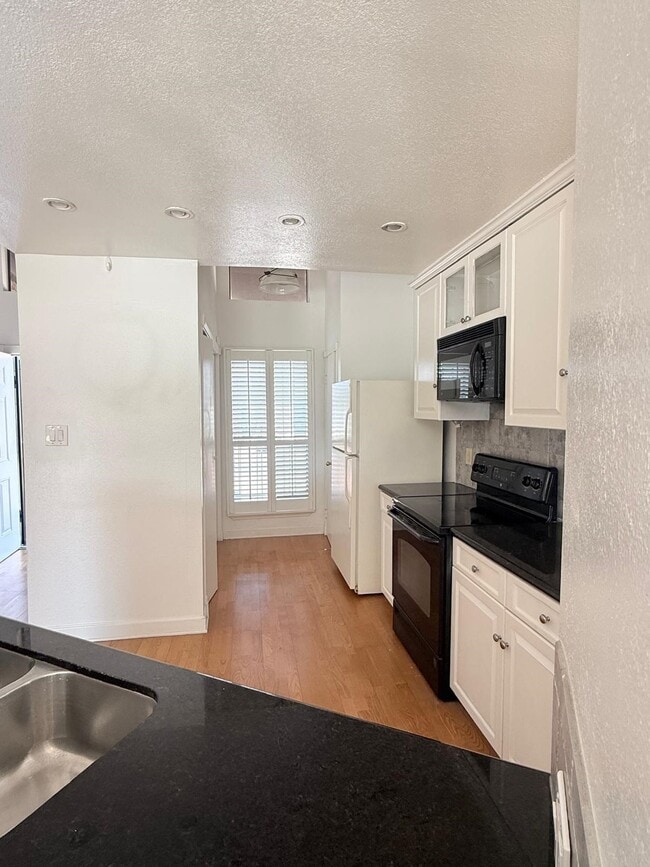 Photo - 8287 Sands Point Dr Unidad 128