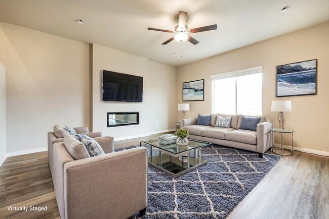 Photo - 2211 Christina St