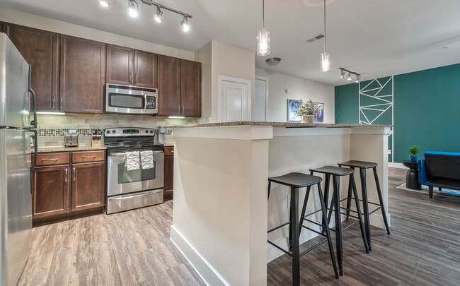 Photo - 13005 Meandering Way Unidad ID1018228P