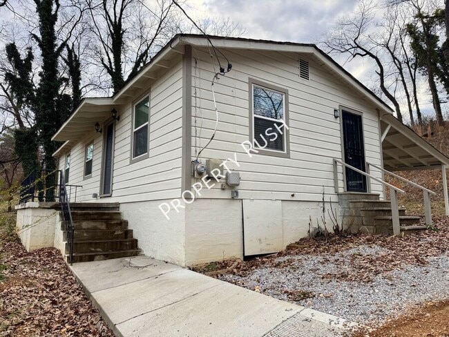 Photo - 975 Beason Dr