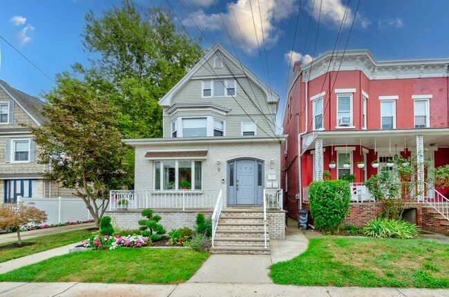 Building Photo - 772 Avenue C Unit 3