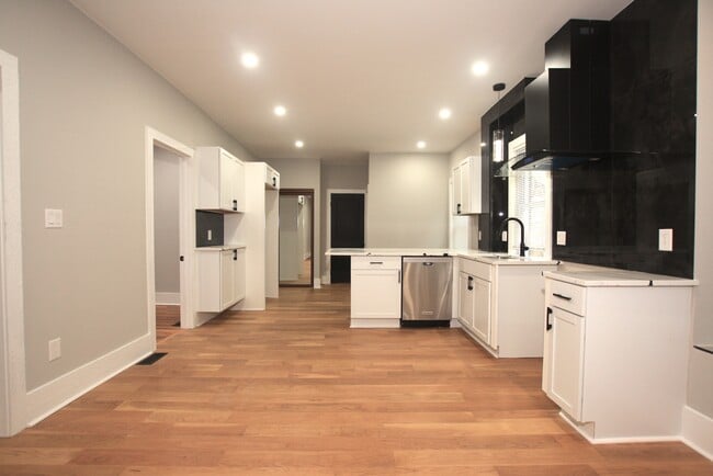 Photo - 5014 Seminole St