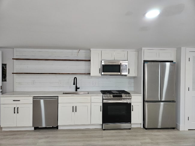 Photo - 90 Shrewsbury Ave Unit B